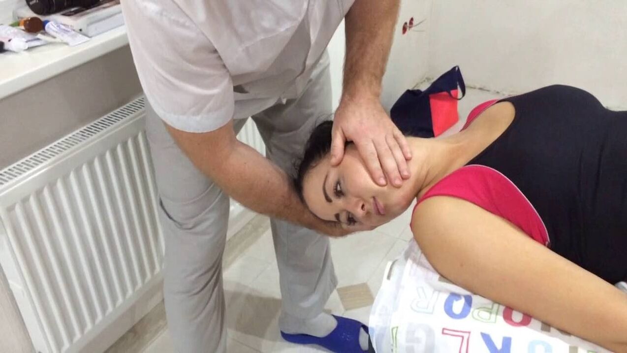 Terapia manual recomendada para pacientes con osteocondrosis cervical.